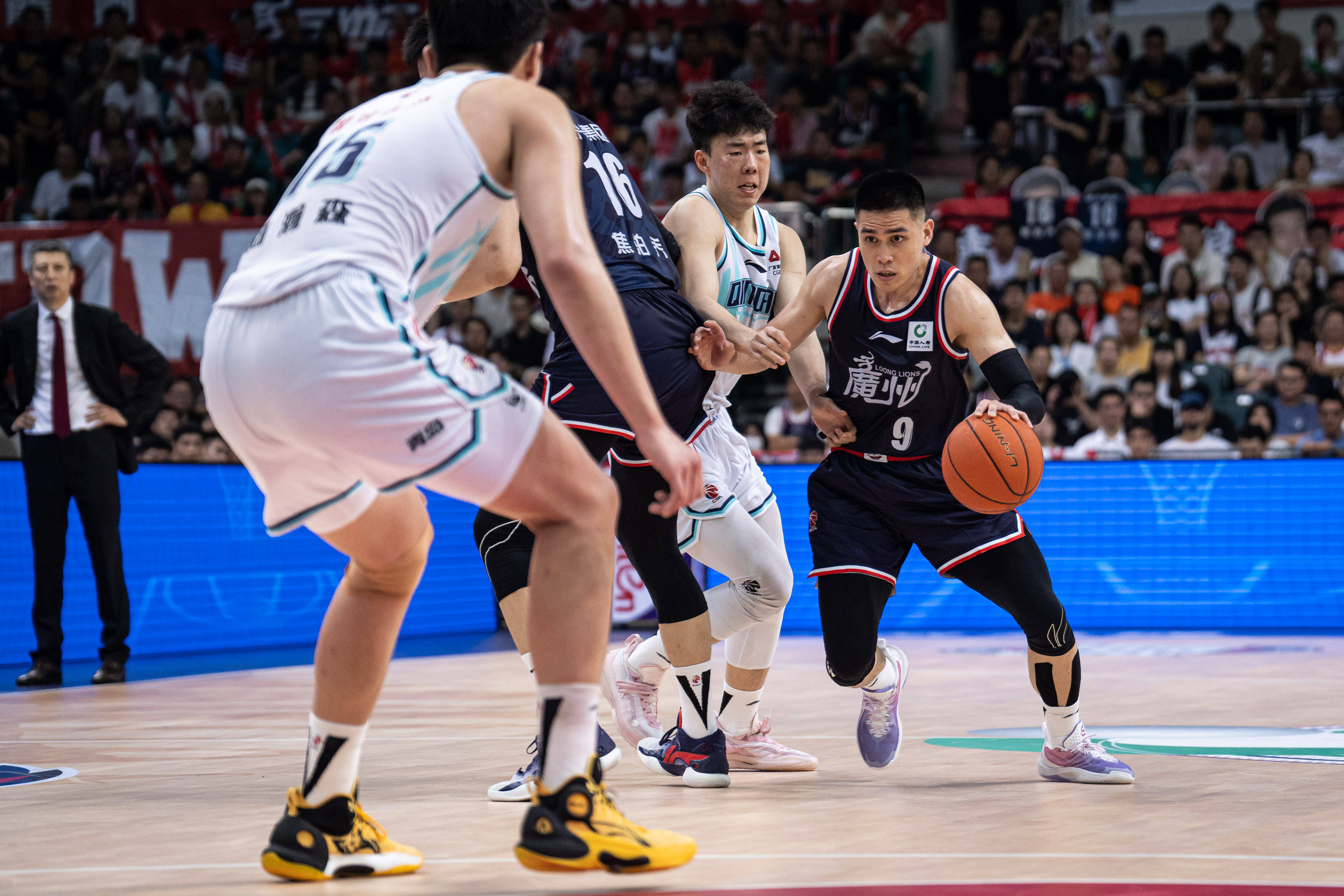 临着巨大的 临着巨大的