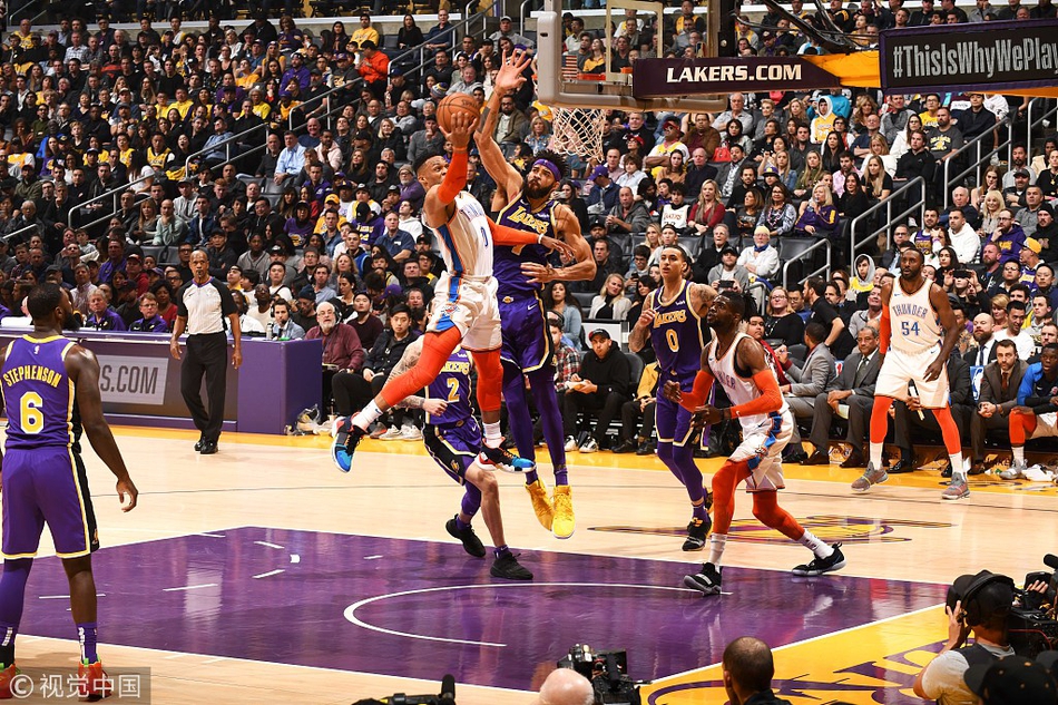 独揽四十余 独揽四十余