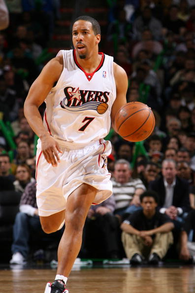 尤为突出 尤为突出